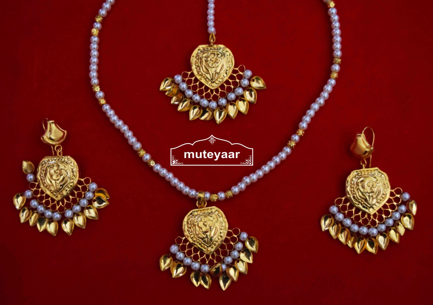 24 Ct. Gold Plated Punjabi Traditional Pendant Earrings Tikka set J0426 1
