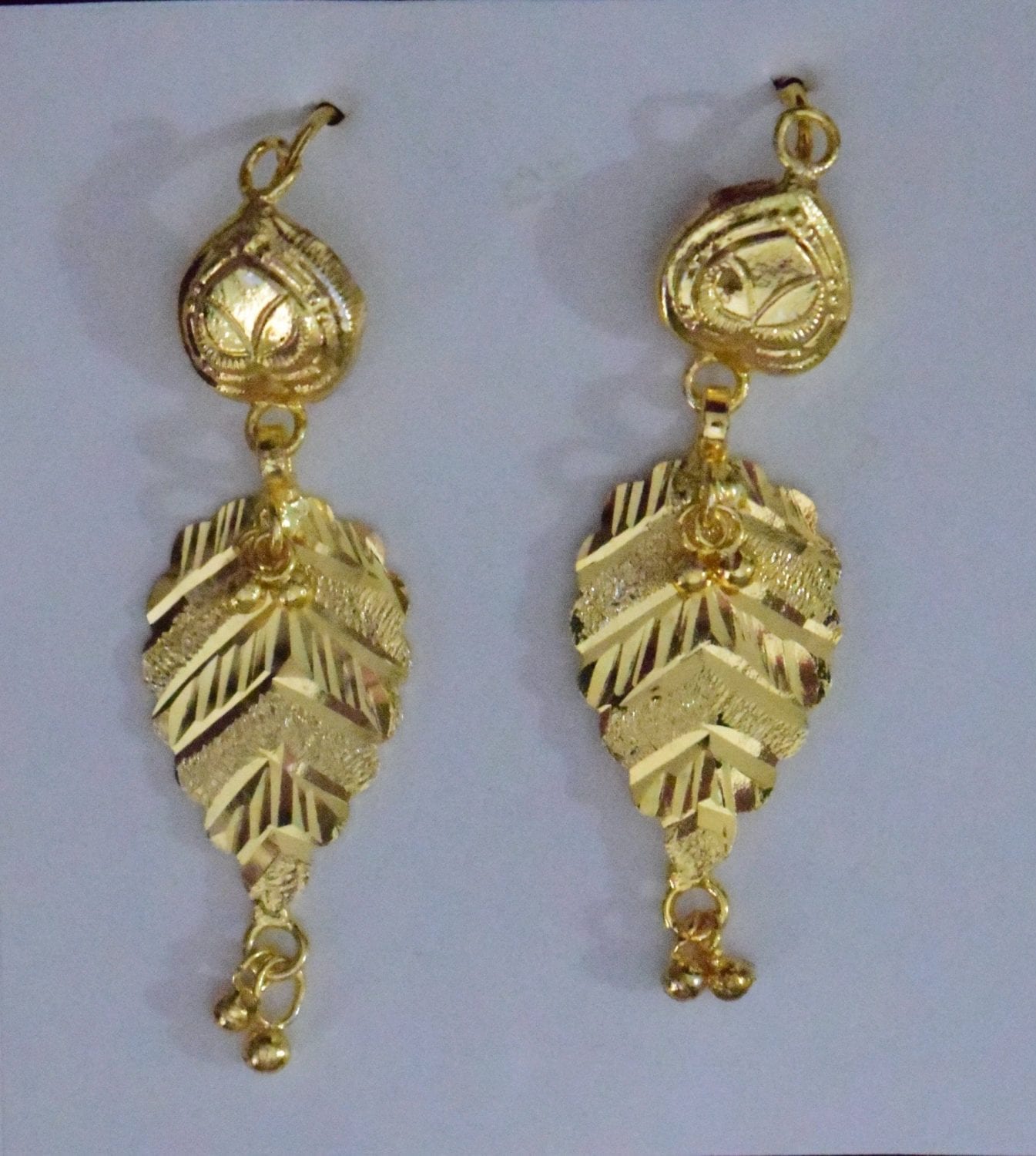 Gold Polished Designer Patti Earrings 1.5 inch long J0453 1